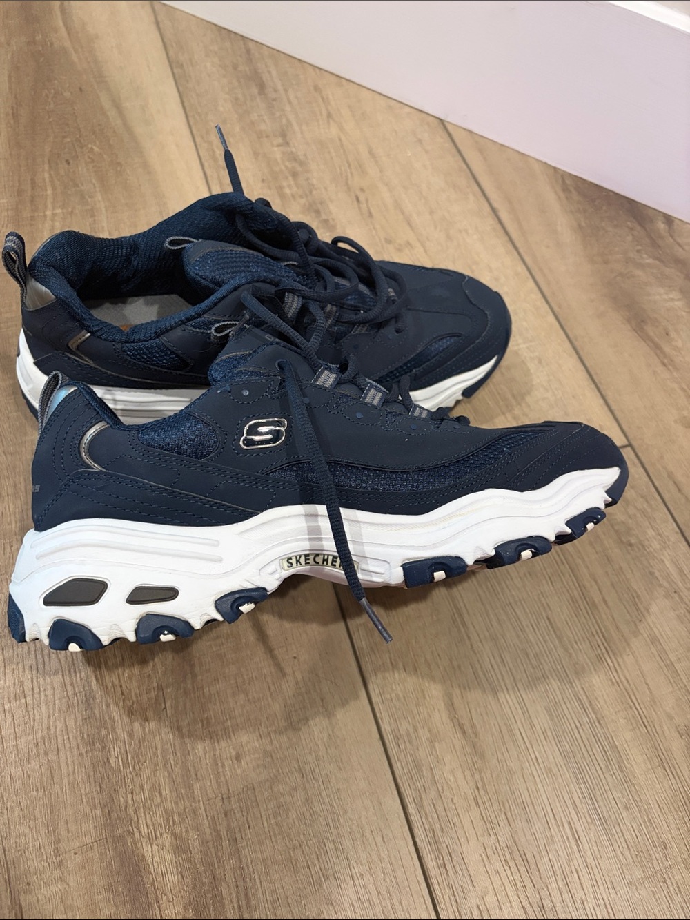 Skechers Mens Navy and White D'Lites Athletic Sneakers - Picture 5 of 11